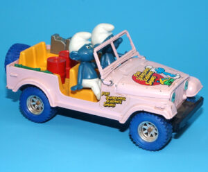 SMURFS BURAGO DIE CAST METAL MODEL CAR JEEP CJ-7 1:24 SCALE 1983 BURAGO ITALY