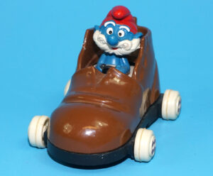 SMURFS PUFFI IN AUTO No.0003 DIE CAST MODEL CAR PAPA SMURF SHOE MOBILE 1983 ESCI ITALY