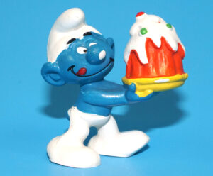 SMURFS 20100 YUMMY BIRTHDAY CAKE SMURF WEST GERMANY COO 1977 SCHLEICH BULLY