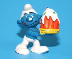 SMURFS 20100 YUMMY BIRTHDAY CAKE SMURF WEST GERMANY COO 1977 SCHLEICH BULLY