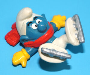 SMURFS 20121 CLUMSY ICE SKATER SMURF HONG KONG COO 1980 SCHLEICH