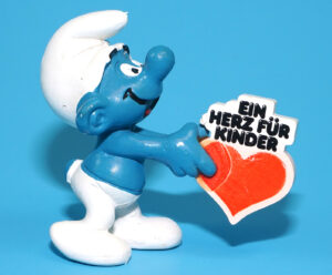 SMURFS 20125 HEART SMURF EIN HERZ FUR KINDER NO COO 1981 SCHLEICH