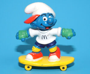 SMURFS MCDONALDS SPORTS SMURF SKATEBOARDER 1997 SCHLEICH