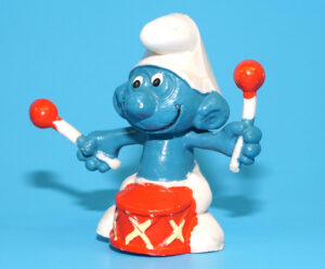 SMURFS KNOCK-OFF 20009 DRUMMER SMURF GROTESQUE W. GERMANY COO DUTCH KO 1980s BOOTLEG