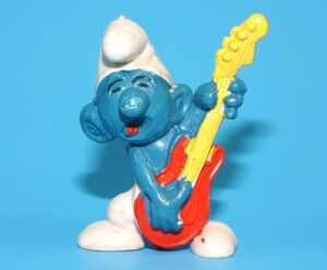 SMURFS KNOCK-OFF 20023 GUITAR SMURF GROTESQUE W. GERMANY COO DUTCH KO 1980s BOOTLEG