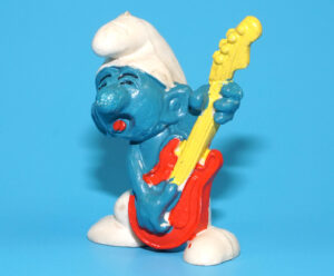 SMURFS KNOCK-OFF 20023 GUITAR SMURF GROTESQUE W. GERMANY COO DUTCH KO 1980s BOOTLEG