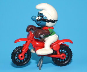 SMURFS 40231 SUPER SMURF MOTOCROSS 100% COMPLETE HONG KONG COO 1982 SCHLEICH READ
