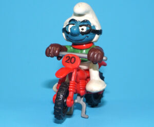 SMURFS 40231 SUPER SMURF MOTOCROSS 100% COMPLETE HONG KONG COO 1982 SCHLEICH READ