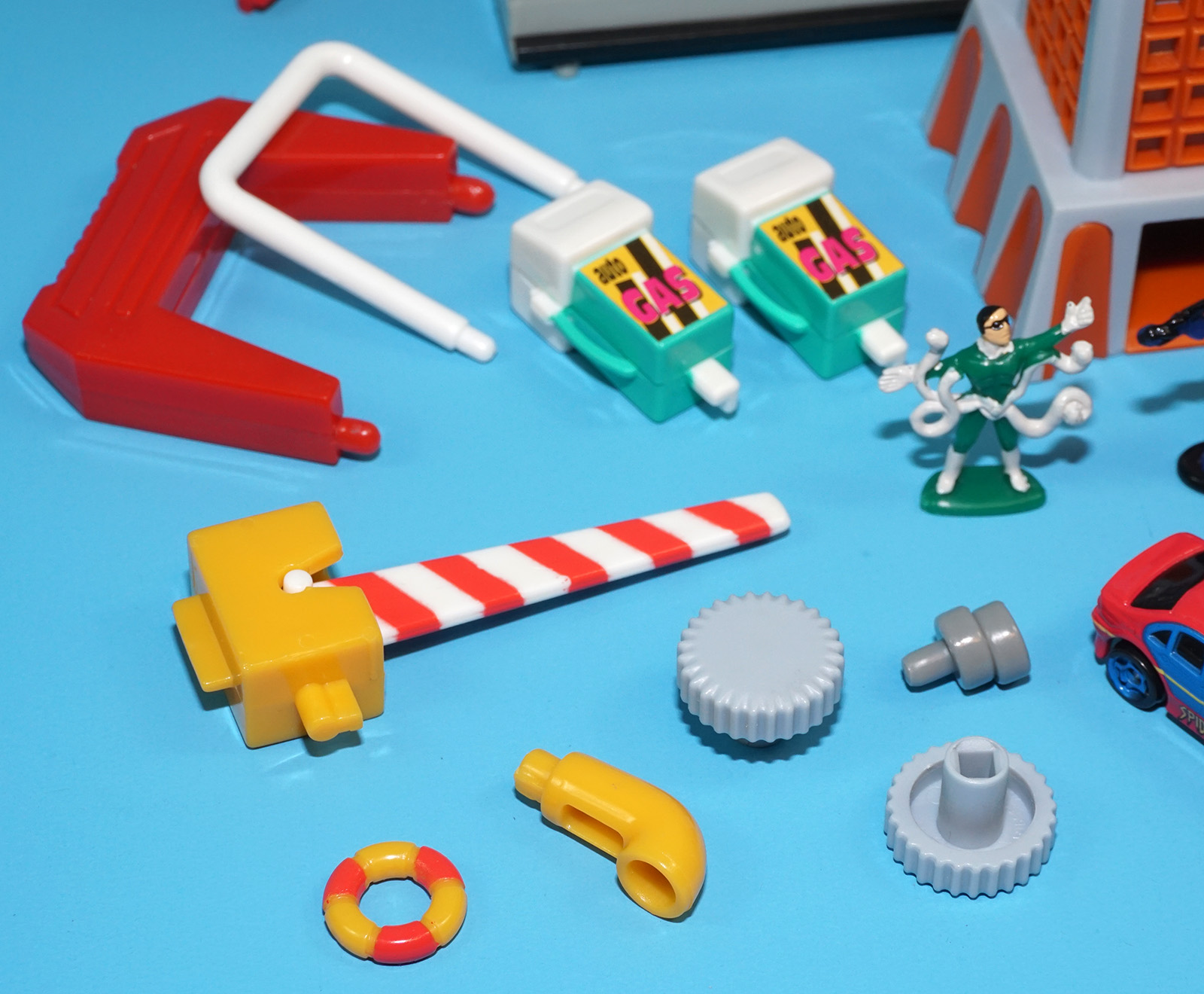 MARVEL AUTO KIT SPIDER-MAN SUPER TRUCK CITY CARS FIGURES & BUILDINGS 2003 FAMOSA MICRO MACHINES - Image 6