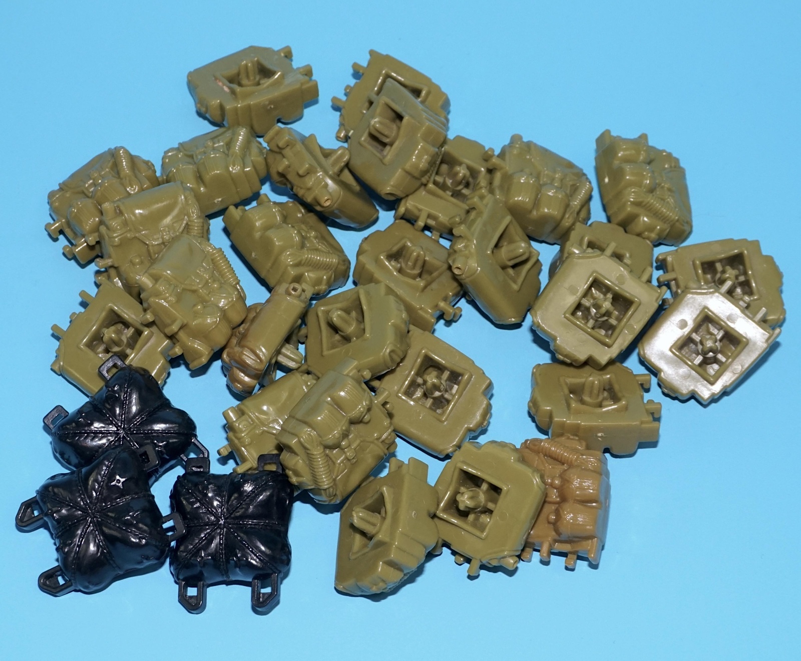 1987 GI JOE PARTS BARGAIN LOT FALCON FASTDRAW OUTBACK TECHNO-VIPER TUNNEL RAT ACCESSORIES BACKPACKS HASBRO - Image 4