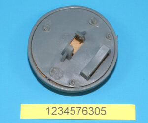 MOTU HE-MAN MASTERS OF THE UNIVERSE ORIGINAL SPARE PART HE-MAN SHIELD TAIWAN 1981 MATTEL