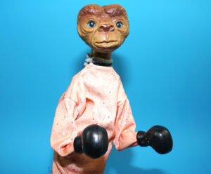 E.T. THE EXTRA TERRESTRIAL PRICE FIGHTERS MECHANICAL BOXING TOY FIGURE 1982 BOOTLEG KO
