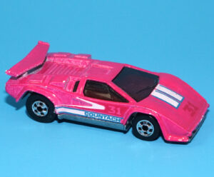 HOT WHEELS COLOR RACERS SHIFTERS LAMBORGHINI COUNTACH 308 1/64 SCALE BLACKWALL 1988 MATTEL