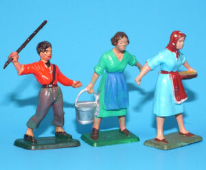 MODEL TOY FIGURES FARM SERIES FARM GIRL WIFE BOY LOT 1:32 SCALE 1960s STARLUX FRANCE BRITAINS TIMPO ELASTOLIN