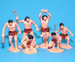 MODEL TOY FIGURES CAVEMEN NEANDERTHALS 1:35 SCALE 1980s BOOTLEG MARX KO