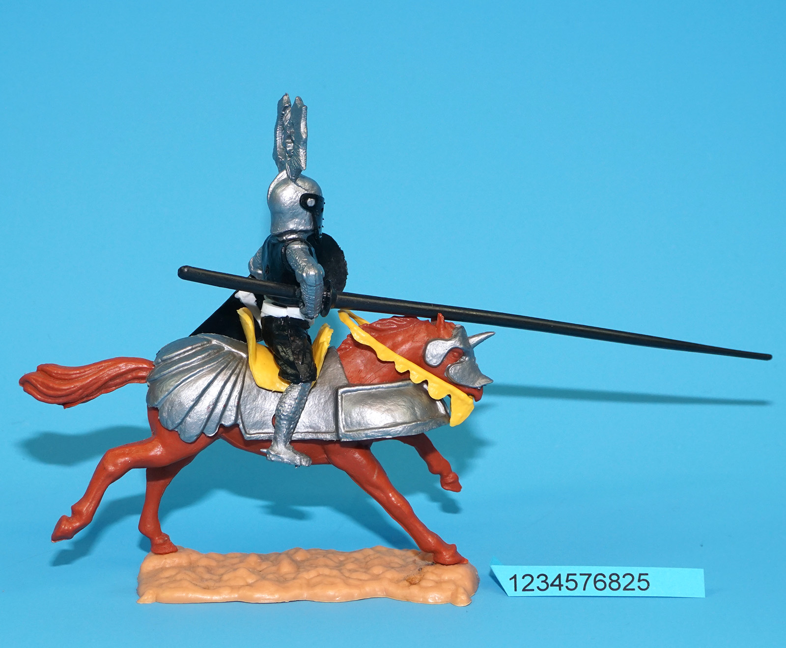 TIMPO TOYS SWOPPETS MEDIEVAL SERIES VISOR KNIGHT JOUSTING 1960s ENGLAND BRITAINS ELASTOLIN - Image 4