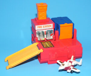 TRANSFORMERS G1 MICROMASTER BATTLE STATION HOT HOUSE 100% COMPLETE & ORIGINAL 1989 HASBRO
