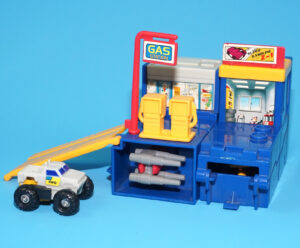 TRANSFORMERS G1 MICROMASTER BATTLE STATION GREASEPIT 100% COMPLETE 1989 HASBRO