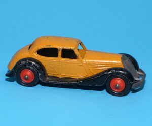 BRITAINS LILLIPUT LV602 SALOON CAR PLASTIC HUBS PVC TYRES 1956 BRITAINS LTD ENGLAND