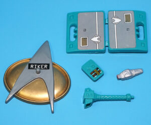 STAR TREK ORIGINAL SPARE PART TNG COMMANDER RIKER ACCESSORIES LOT 1993 PLAYMATES