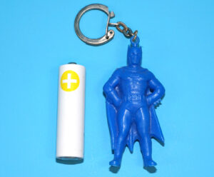 BATMAN KEYRING KEYCHAIN 1:32 SCALE PLASTIC TOY FIGURE 1960s HOLLAND