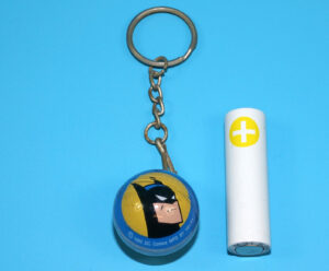 BATMAN KEYRING KEYCHAIN BTAS ANIMATED SERIES SPHERICAL KEY CHAIN 1992 HEI