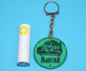 BATMAN KEYRING KEYCHAIN DUTCH PROMOTIONAL KWARTET #4 ‘BATCAR’ 1966 HONIG PROMO HOLLAND