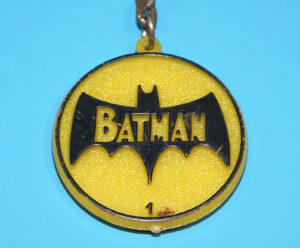 BATMAN KEYRING KEYCHAIN DUTCH PROMOTIONAL KWARTET #1 BAT-INSIGNIA 1966 HONIG PROMO HOLLAND