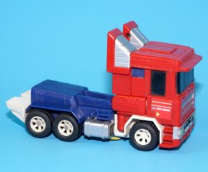 TRANSFORMERS KO OVERSIZED OPTIMUS PRIME TRUCK CHINA BOOTLEG