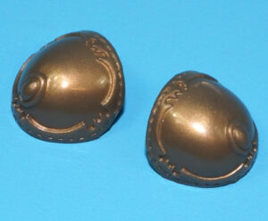 BATMAN BEGINS ORIGINAL SPARE PART NINJA BRUCE TO BATMAN SHOULDER EPAULETTES 2005 MATTEL