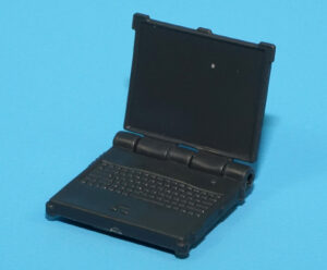 2009 GI JOE ROC COURTNEY ‘COVER GIRL’ KRIEGER v2 ORIGINAL SPARE PART LAPTOP HASBRO