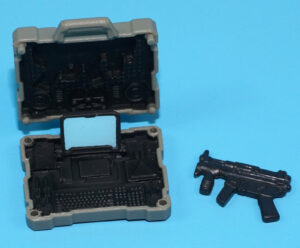 2011 GI JOE HAWK v6 ORIGINAL SPARE PART BRIEFCASE COMPUTER & SUBMACHINE GUN HASBRO 25TH POC