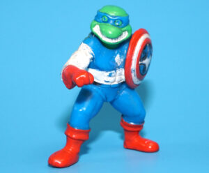 TMNT TEENAGE MUTANT NINJA TURTLES PVC TOY FIGURE CAPTAIN AMERICA LEO SEWER HERO 1990 YOLANDA