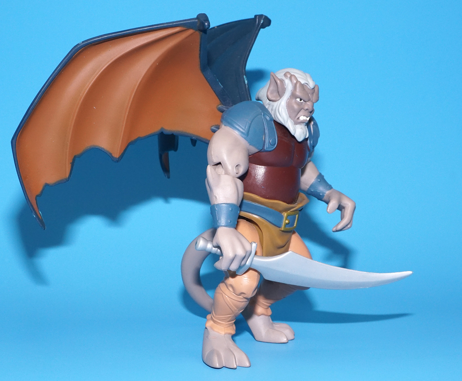 GARGOYLES HUDSON SWORD THRUSTING BODY BLOW 100% COMPLETE 1995 KENNER - Image 4