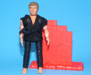 KARATE KID JOHN KREESE WITH BREAK-AWAY WALL 100% COMPLETE 1986 REMCO WORKS!