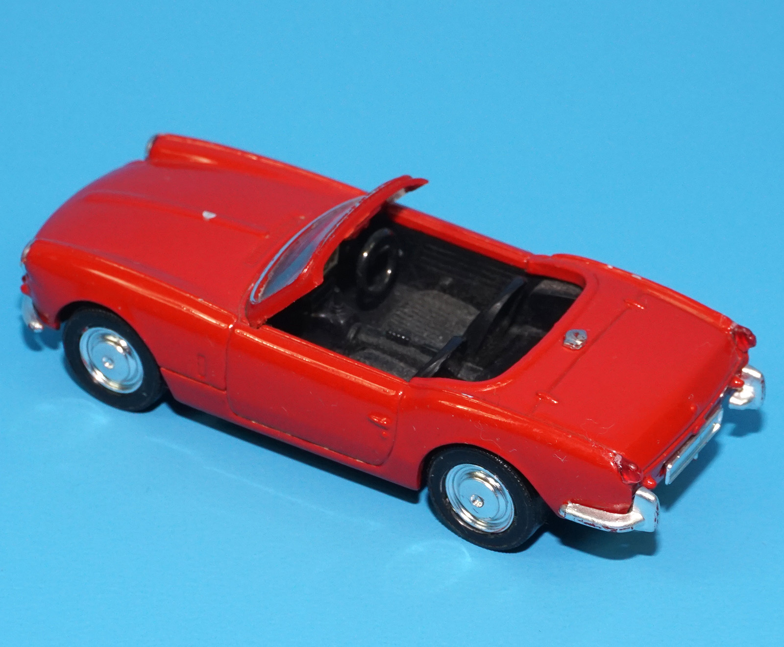 SOLIDO TRIUMPH SPITFIRE CAR MODEL 1:43 SCALE FRANCE - Image 4