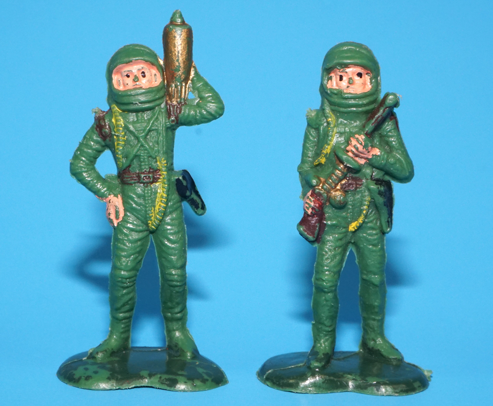 SPACE TOYS SPACEMEN ASTRONAUTS PLASTIC TOY FIGURES 1965 LP TOYS HONG KONG - Image 5