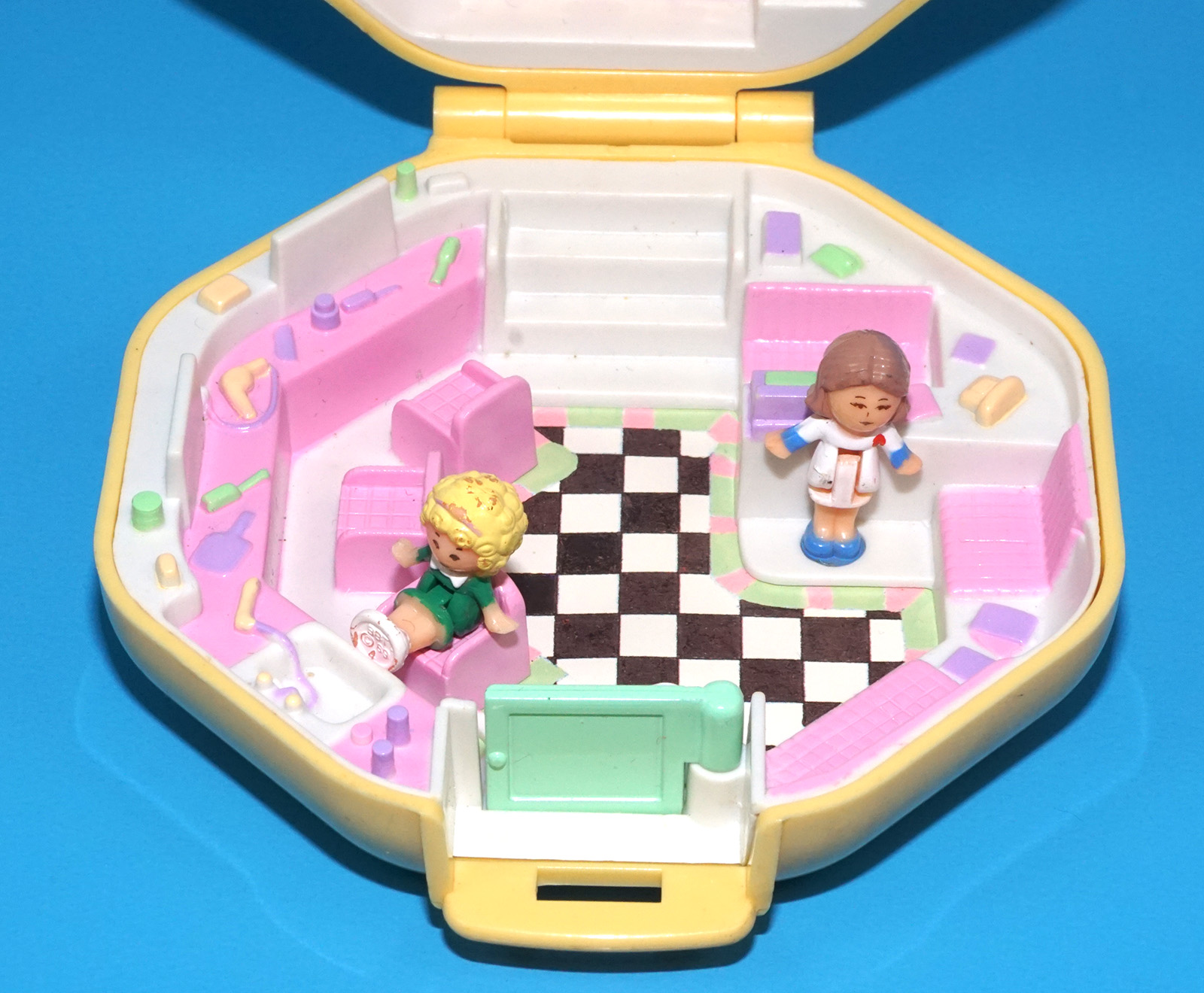 POLLY POCKET HAIR SALON NEAR COMPLETE 1990 BLUEBIRD TOYS - Image 3