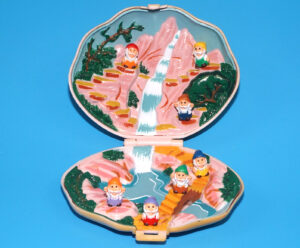 POLLY POCKET STYLE KNOCKOFF SEVEN DWARFS IN WONDERLAND 100% COMPLETE 1992 SIMBA BOOTLEG KO READ