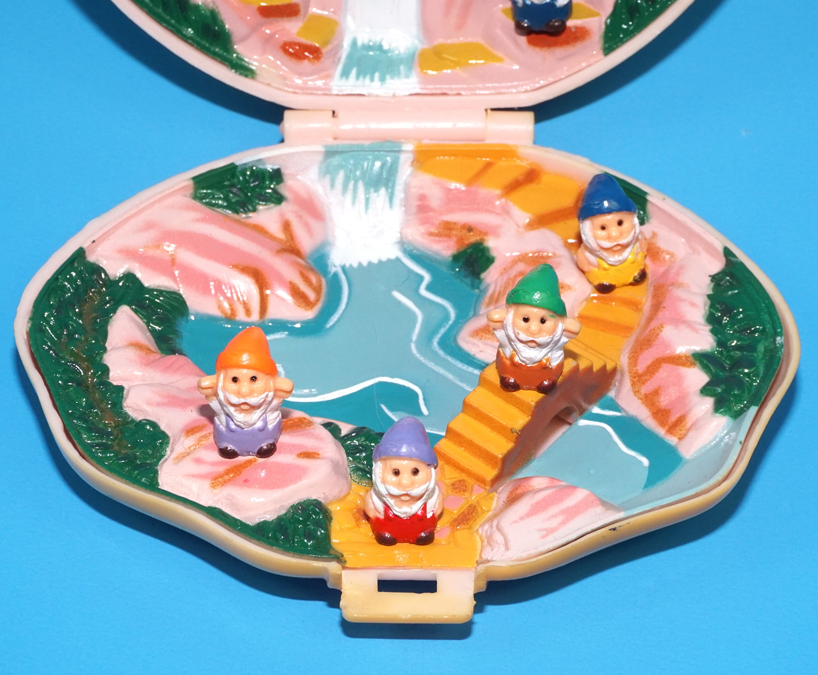 POLLY POCKET STYLE KNOCKOFF SEVEN DWARFS IN WONDERLAND 100% COMPLETE 1992 SIMBA BOOTLEG KO READ - Image 4