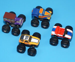 MICRO MACHINES #34 SUPER 4X4 IV COLLECTION MONSTER TRUCKS SET 1989 GALOOB