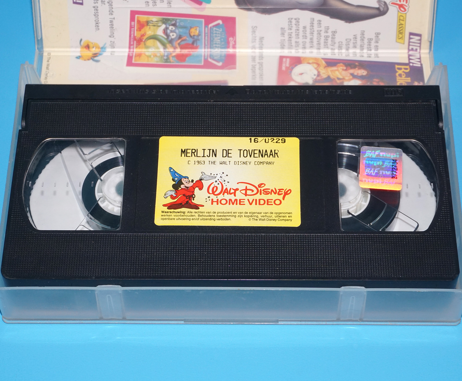 VHS DISNEY CLASSICS THE SWORD IN THE STONE 1963 MERLIJN DE TOVENAAR PAL DUTCH 1993 BENEVISTA HOME ENTERTAINMENT - Image 5