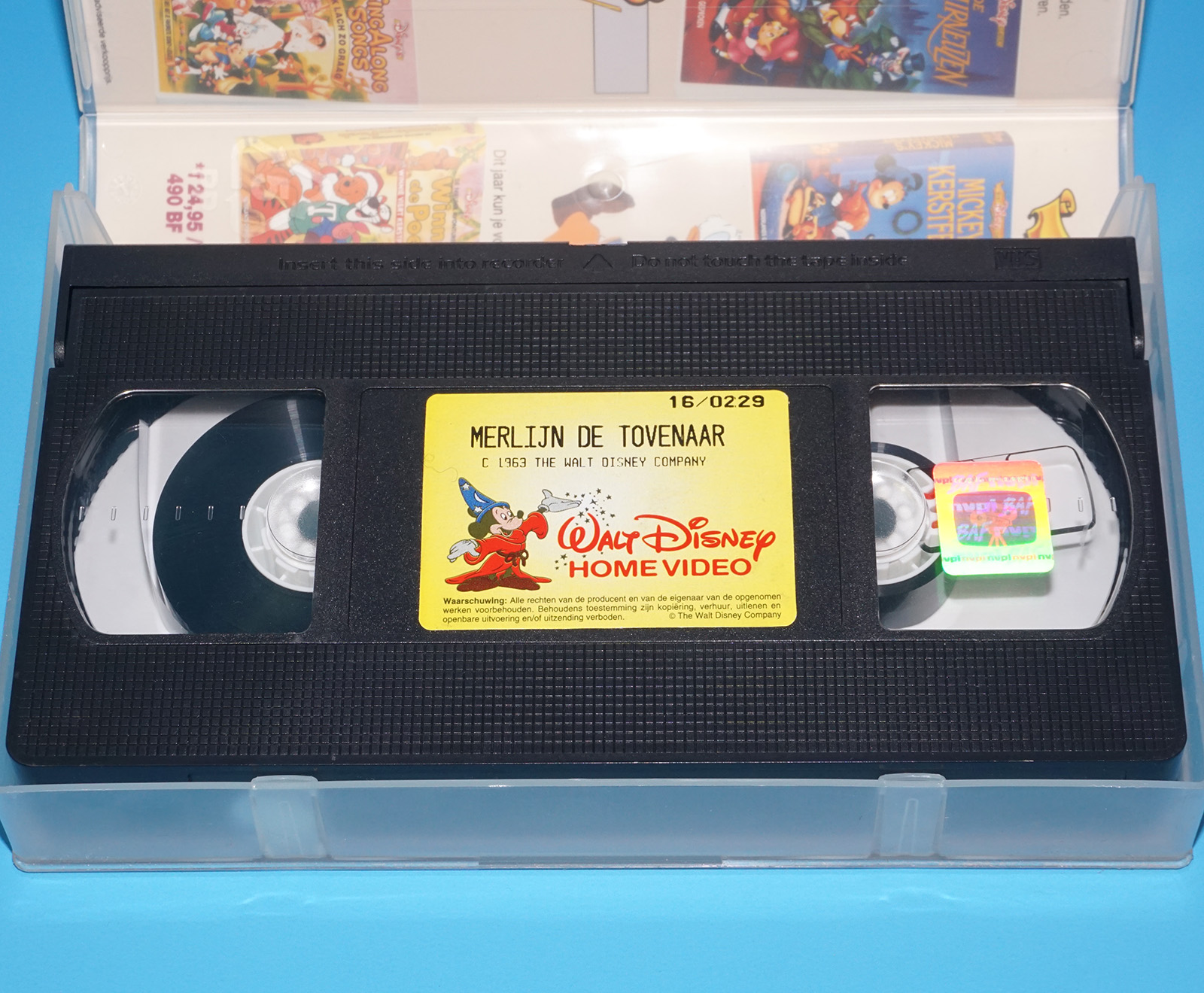 VHS DISNEY CLASSICS THE SWORD IN THE STONE 1963 MERLIJN DE TOVENAAR PAL DUTCH 1993 BENEVISTA HOME ENTERTAINMENT - Image 5