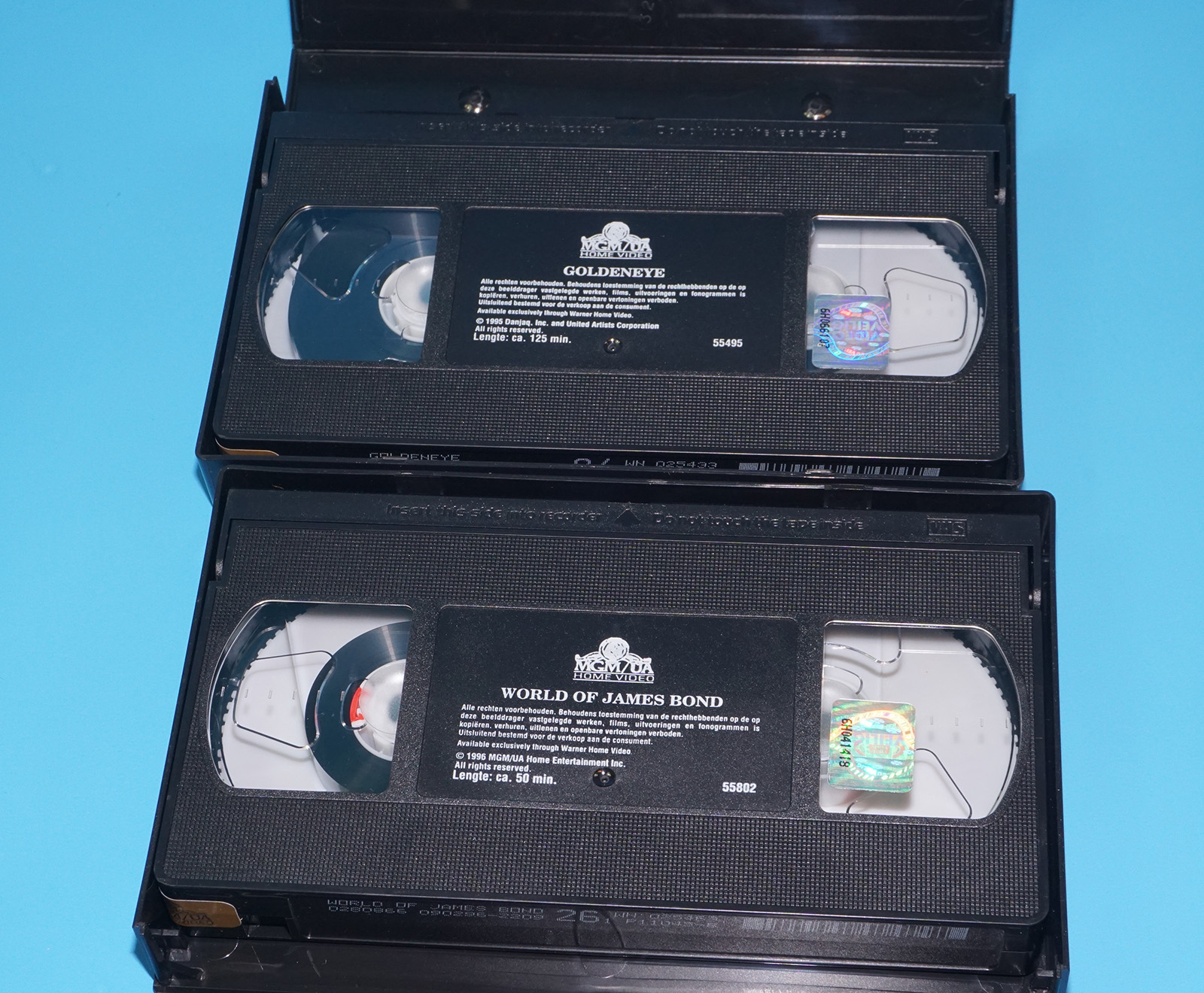 VHS GOLDENEYE & BONUS WORLD OF JAMES BOND DOCUMENTARY PAL DUTCH 1996 MGM UA HOME ENTERTAINMENT - Image 4