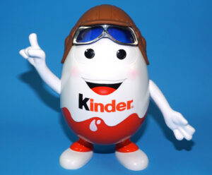 KINDER SURPRISE KINDERINO 10″ AVIATOR PILOT MASCOT FIGURE 2015 FERRERO