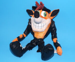 CRASH BANDICOOT 13″ PLUSH SOFT TOY BIKER OUTFIT 2002 UNIVERSAL PLAY-BY-PLAY