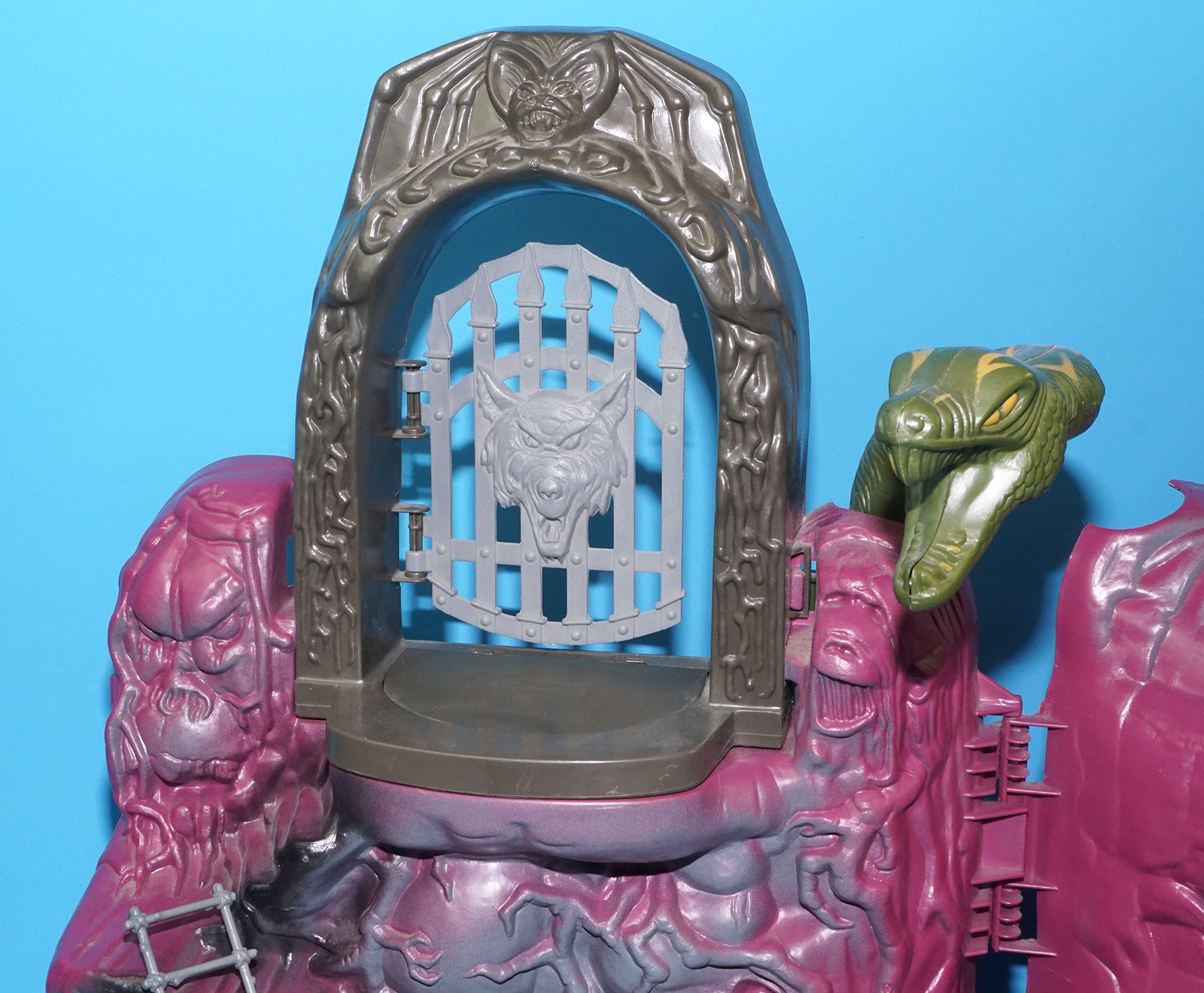 MOTU HE-MAN MASTERS OF THE UNIVERSE SNAKE MOUNTAIN 100% COMPLETE ITALY COO 1984 MATTEL WORKS! - Image 3