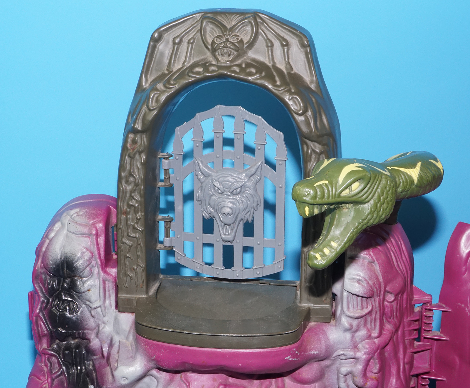 MOTU HE-MAN MASTERS OF THE UNIVERSE SNAKE MOUNTAIN 100% COMPLETE USA COO 1984 MATTEL WORKS! - Image 3