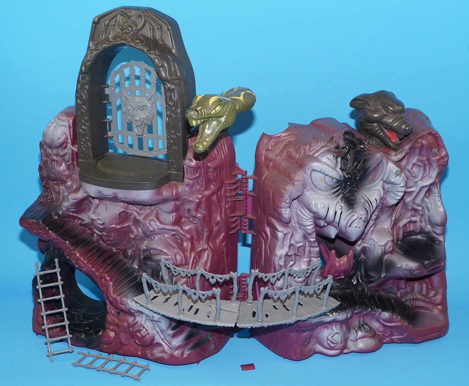 MOTU HE-MAN MASTERS OF THE UNIVERSE SNAKE MOUNTAIN NEAR COMPLETE USA COO 1984 MATTEL WORKS! - Image 2