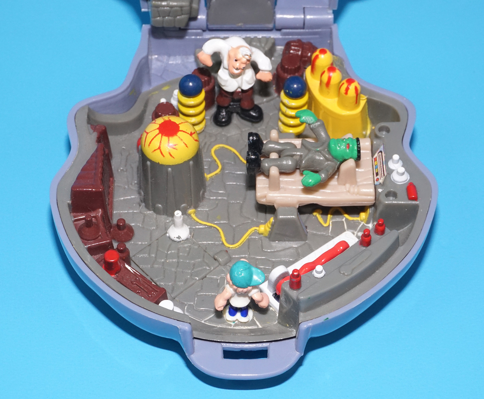 MIGHTY MAX DOOM ZONE ESCAPES FROM SKULL DUNGEON 100% COMPLETE 1992 BLUEBIRD TOYS - Image 7